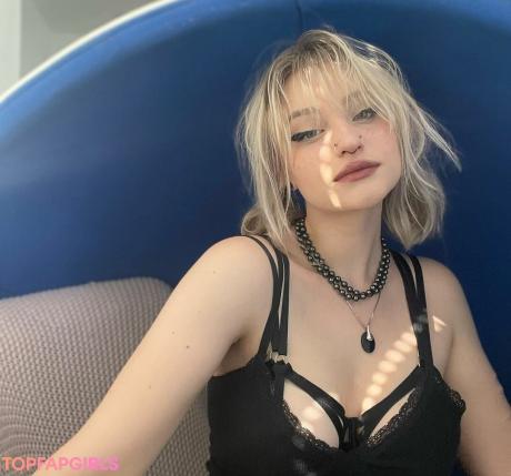 Nihachu nude leaked OnlyFans photo #9