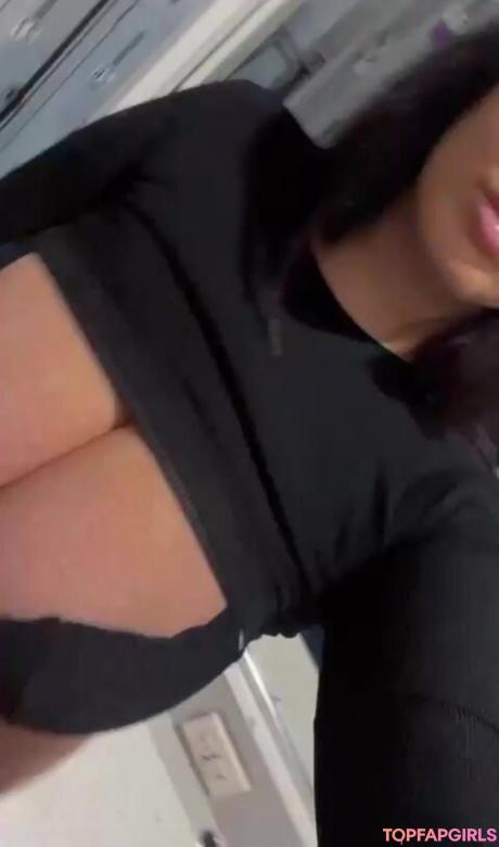 Roxnour nude leaked OnlyFans photo #12