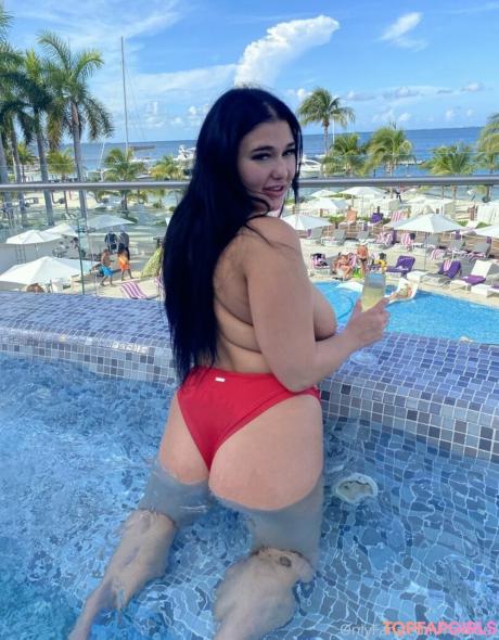 Roxnour nude leaked OnlyFans photo #3