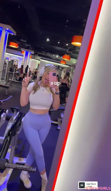 Kayla nude leaked OnlyFans photo #4