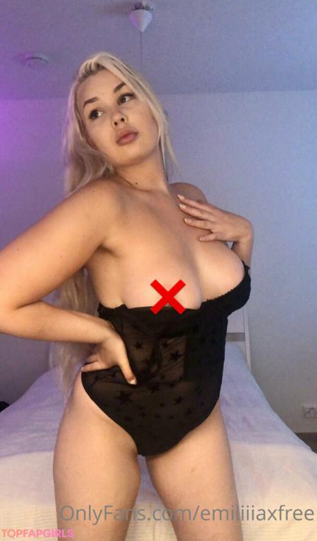 Emiliiiaxfree nude leaked OnlyFans photo #18