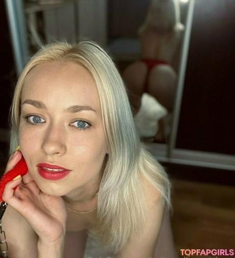 Hollymollynextdoor nude leaked OnlyFans photo #83
