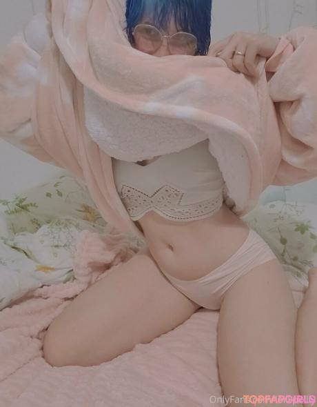 Lolllipollly nude leaked OnlyFans photo #12