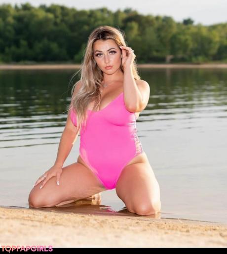 Yazmin nude leaked OnlyFans photo #2