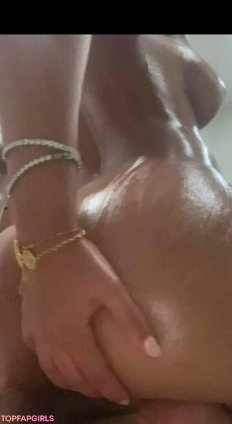 Omaima nude leaked OnlyFans photo #5