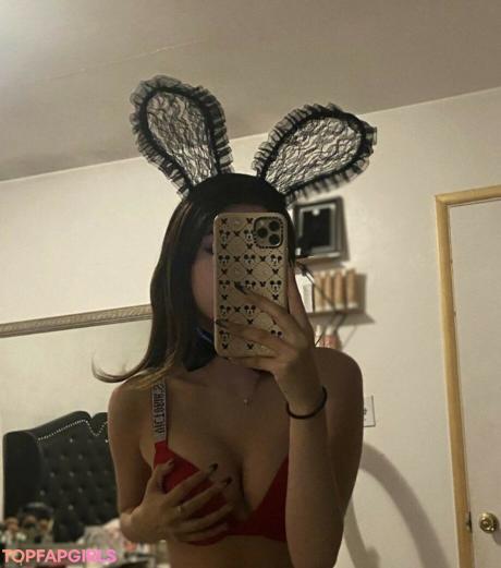 Luxuraa nude leaked OnlyFans photo #1