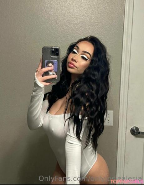Luxuraa nude leaked OnlyFans photo #27