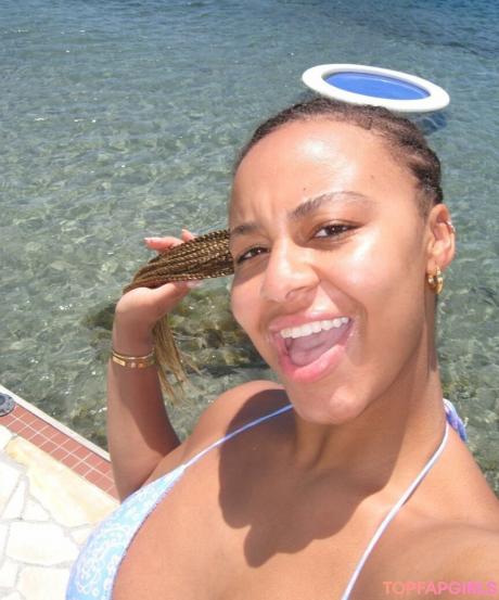 Nia nude leaked OnlyFans photo #18