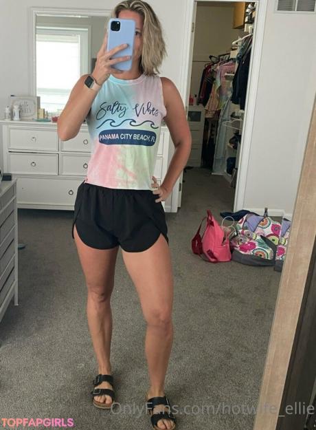 Hotwife_ellie nude leaked OnlyFans photo #18