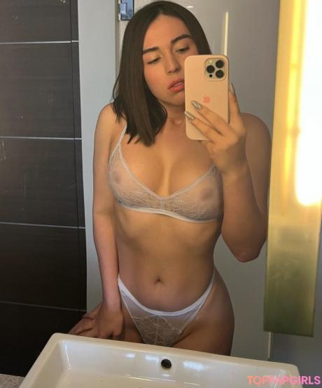 Alina nude leaked OnlyFans photo #7