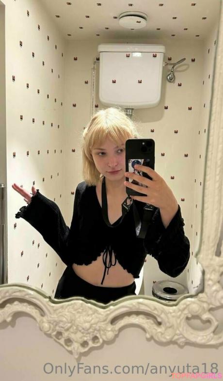 Anyuta18 nude leaked OnlyFans photo #2