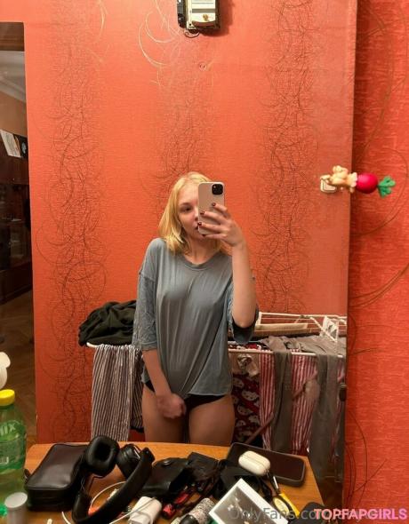 Anyuta18 nude leaked OnlyFans photo #25