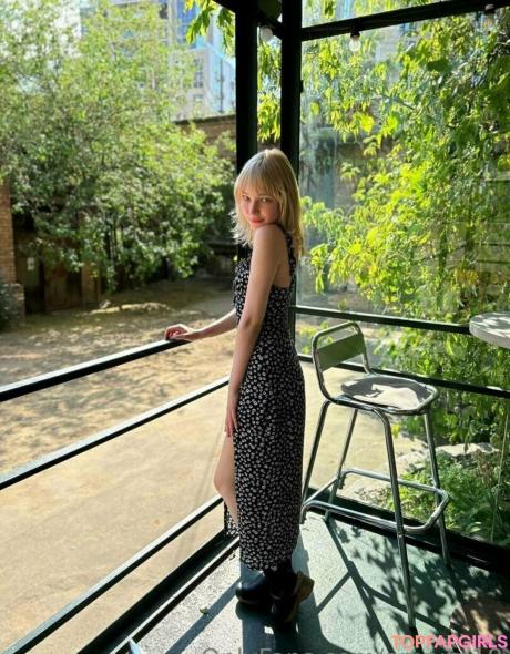 Anyuta18 nude leaked OnlyFans photo #8