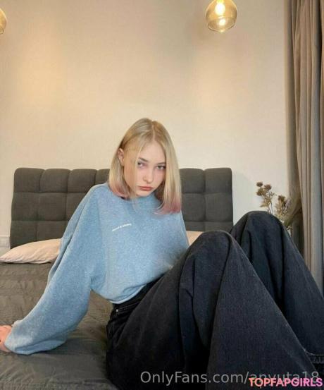 Anyuta18 nude leaked OnlyFans photo #9