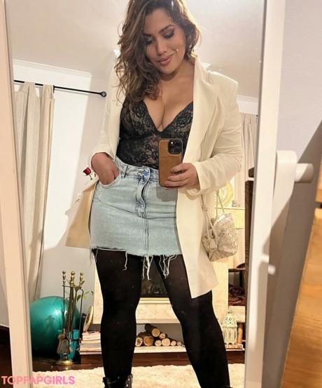Leila nude leaked OnlyFans pic