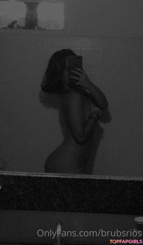 Bruna nude leaked OnlyFans photo #34