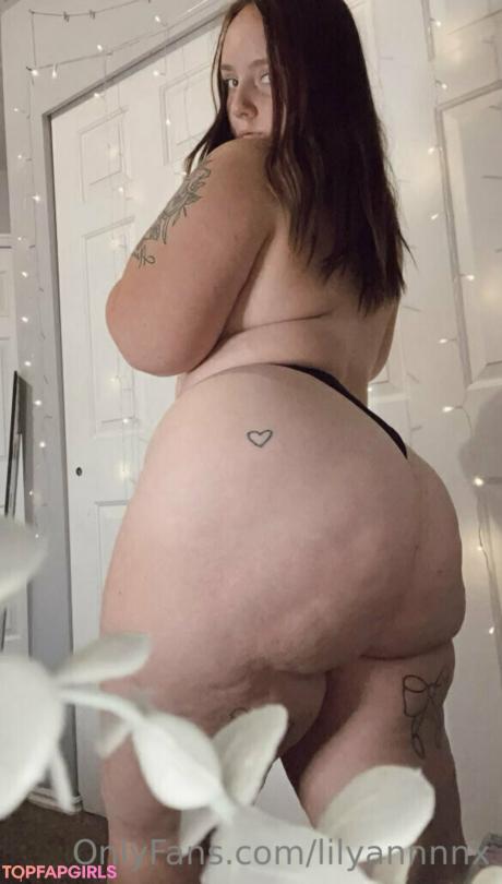 Lilyannnnx nude leaked OnlyFans photo #11