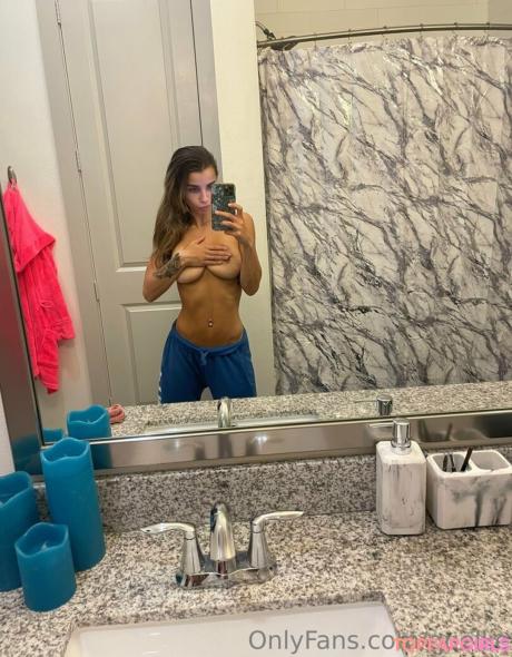Quellyxo nude leaked OnlyFans photo #15