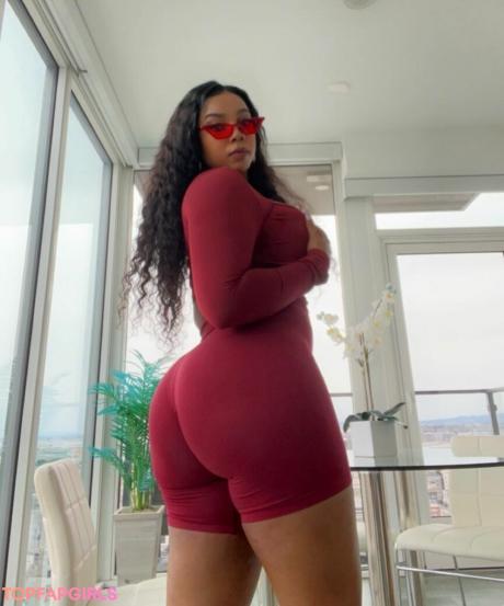 Dee nude leaked OnlyFans photo #2