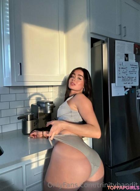 Trinity nude leaked OnlyFans photo #2