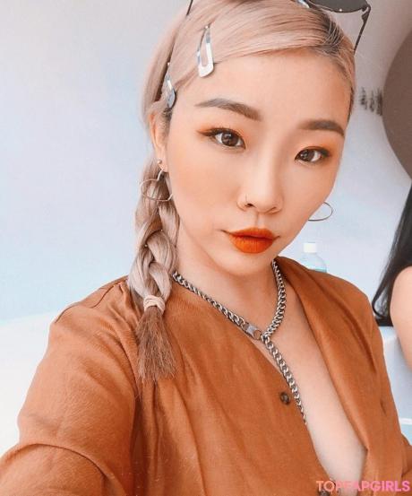 Tiffanie nude leaked OnlyFans photo #12