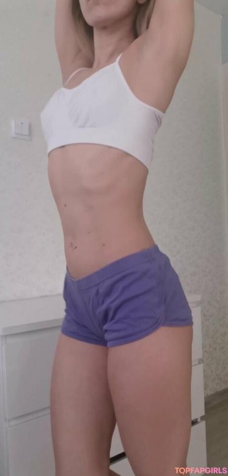 Yanajuicy nude leaked OnlyFans photo #5