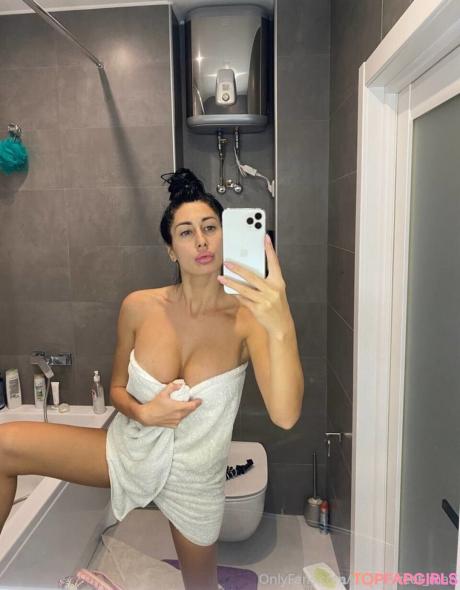 Mari nude leaked OnlyFans photo #32