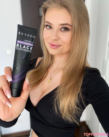 Weronika nude leaked OnlyFans photo #19