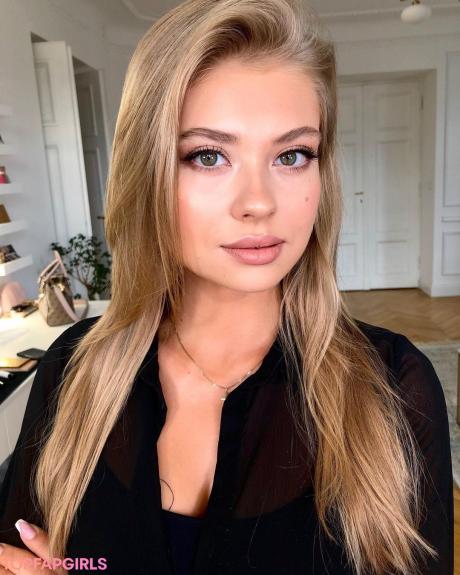 Weronika nude leaked OnlyFans photo #8