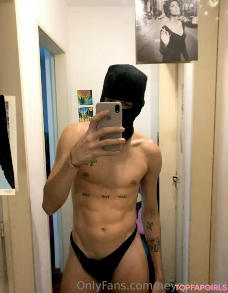 Heyokihey00 nude leaked OnlyFans pic