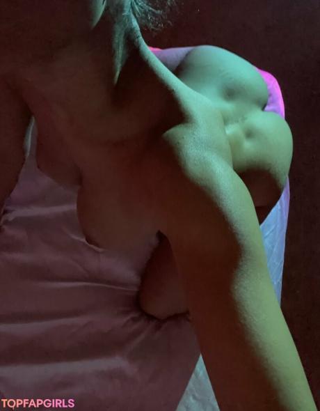 Uhhliar nude leaked OnlyFans photo #212