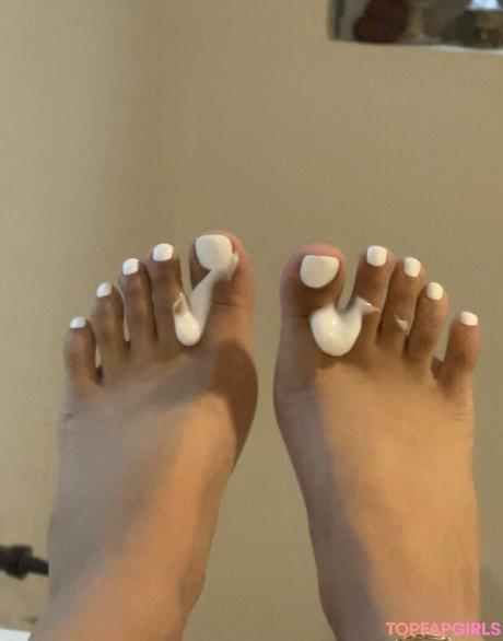 Uhhliar nude leaked OnlyFans photo #291