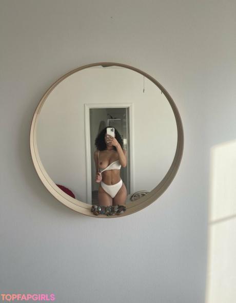 Uhhliar nude leaked OnlyFans photo #417