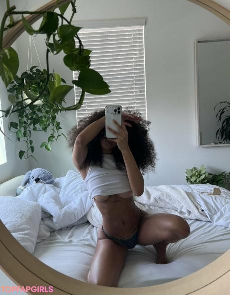 Uhhliar nude leaked OnlyFans photo #451