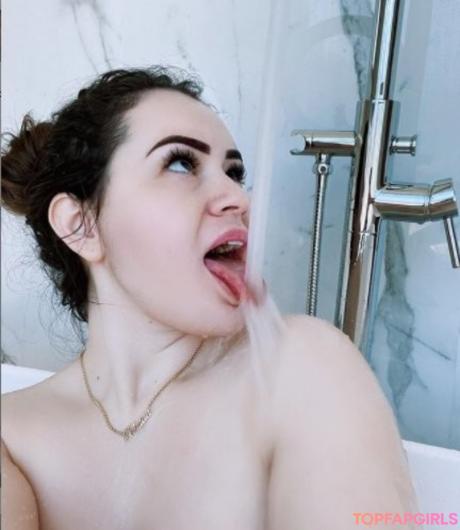 Fabricia nude leaked OnlyFans photo #36