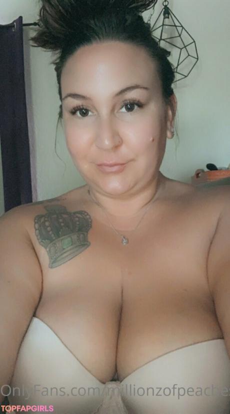 Millionzofpeaches nude leaked OnlyFans photo #35