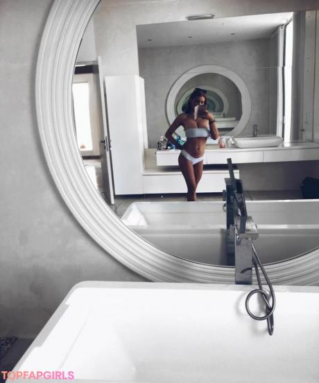 Alyssa nude leaked OnlyFans photo #30