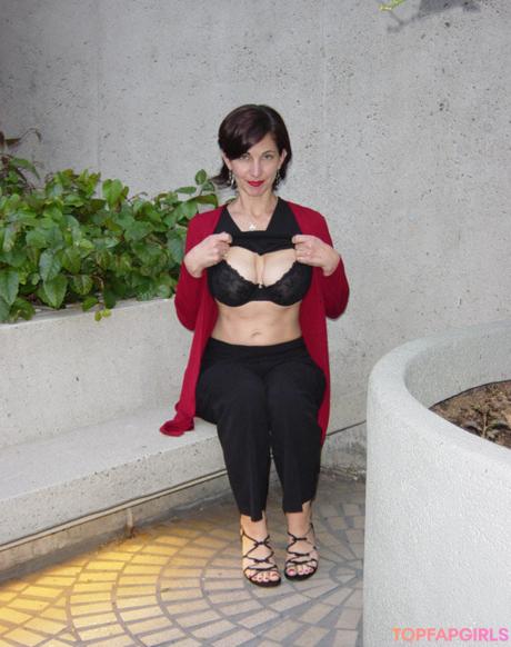 Rebecca's nude leaked OnlyFans photo #305