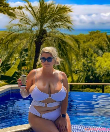Travelling nude leaked OnlyFans photo #2