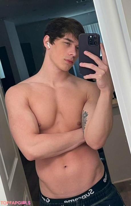 Brandonrowlandx nude leaked OnlyFans photo #9