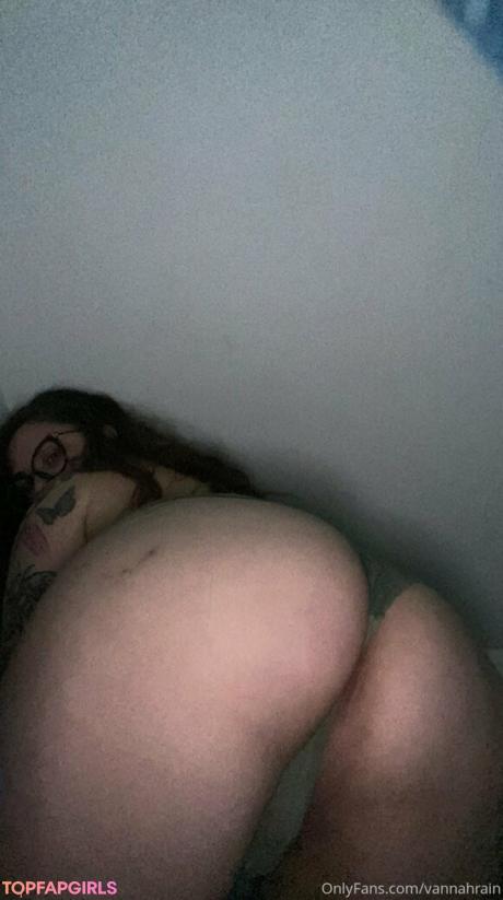 Vannahrain nude leaked OnlyFans photo #14