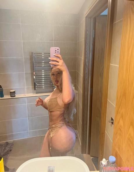 Bootybyshel nude leaked OnlyFans photo #7