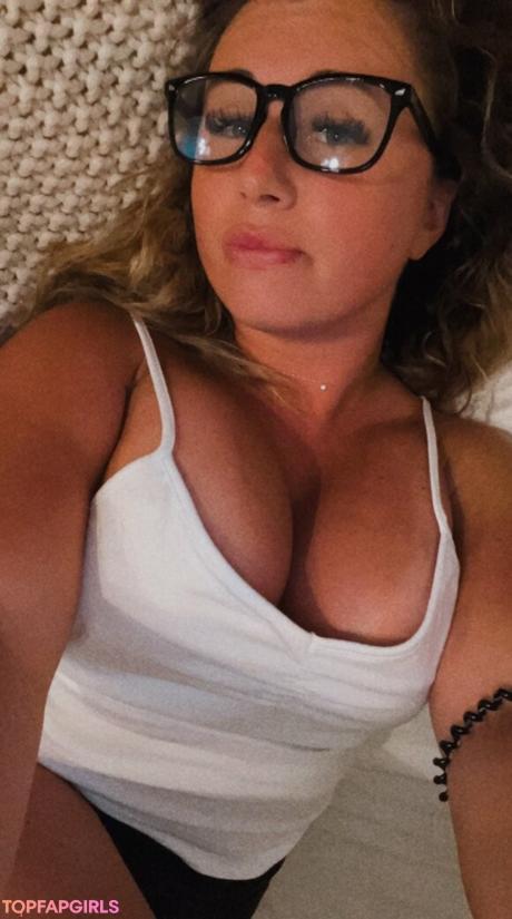 K_a_t_i_e nude leaked OnlyFans photo #8