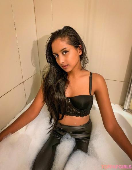 Thequeentrish nude leaked OnlyFans photo #265