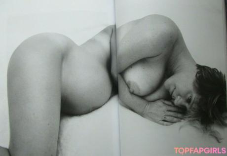 Chloe nude leaked OnlyFans photo #6