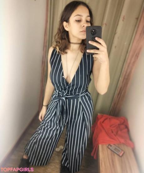 Karinny nude leaked OnlyFans photo #12