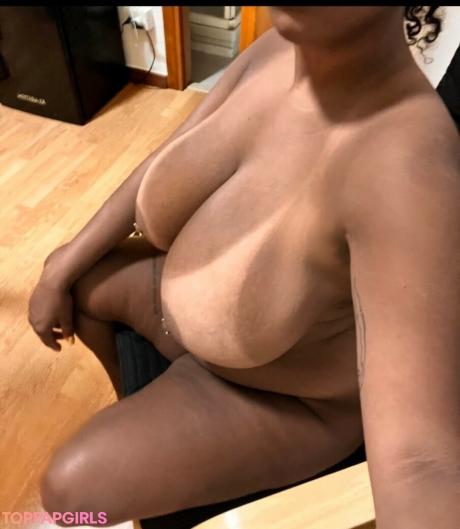 Divanice nude leaked OnlyFans pic