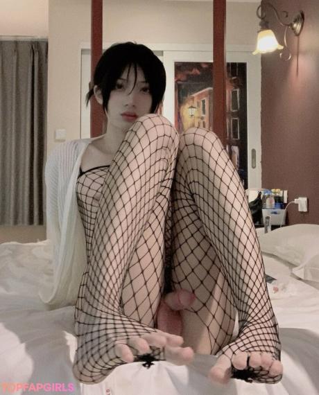 Huangss001 nude leaked OnlyFans photo #5