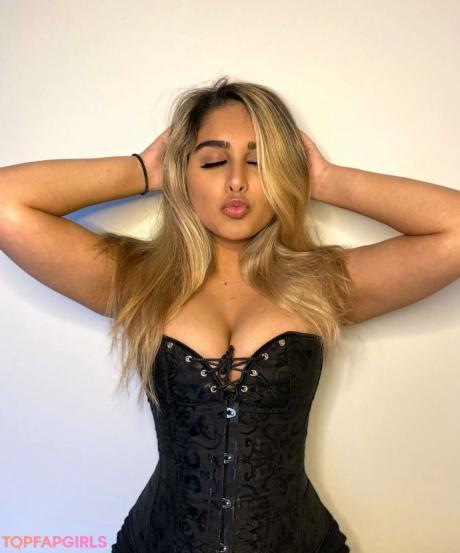 Therealmeghnaa nude leaked OnlyFans photo #14