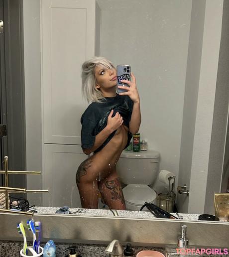 Littleviv nude leaked OnlyFans photo #82